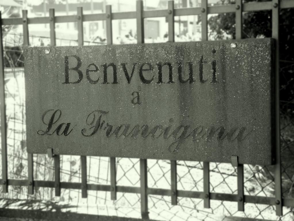 Aparthotel La Francigena Staggia Zewnętrze zdjęcie